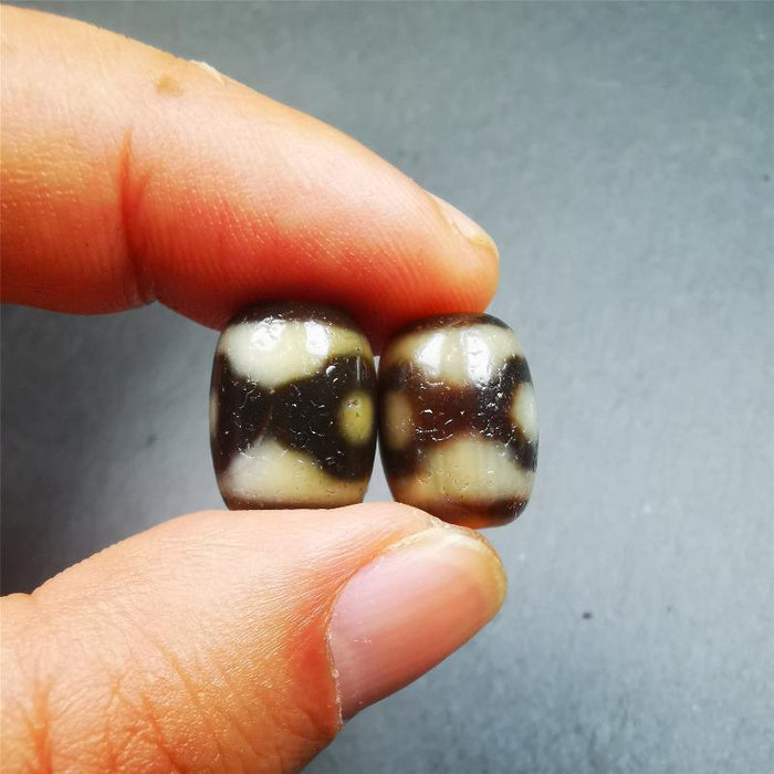 1 Pair of Mandala 3 Eyes Dzi Beads 0.47" - Tibetan dzi bead, view 8