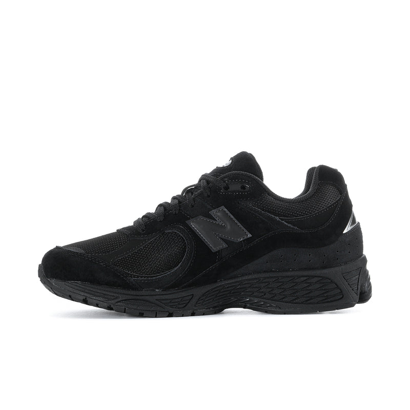 Men's black lace-up sneakers with textured side logo and cushioned rubber sole