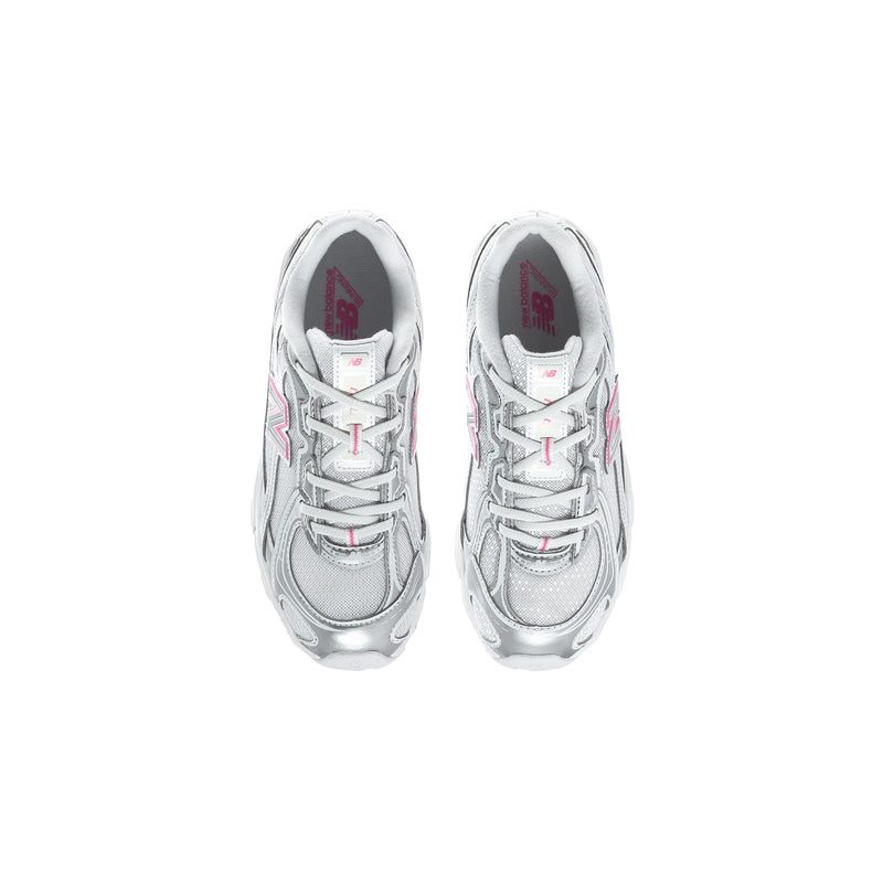 Kids running sneakers, silver metallic, magenta logo on tongue, lace-up