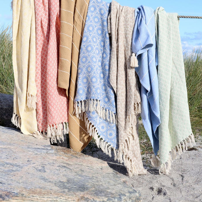 Aix Coastal Circle Throw