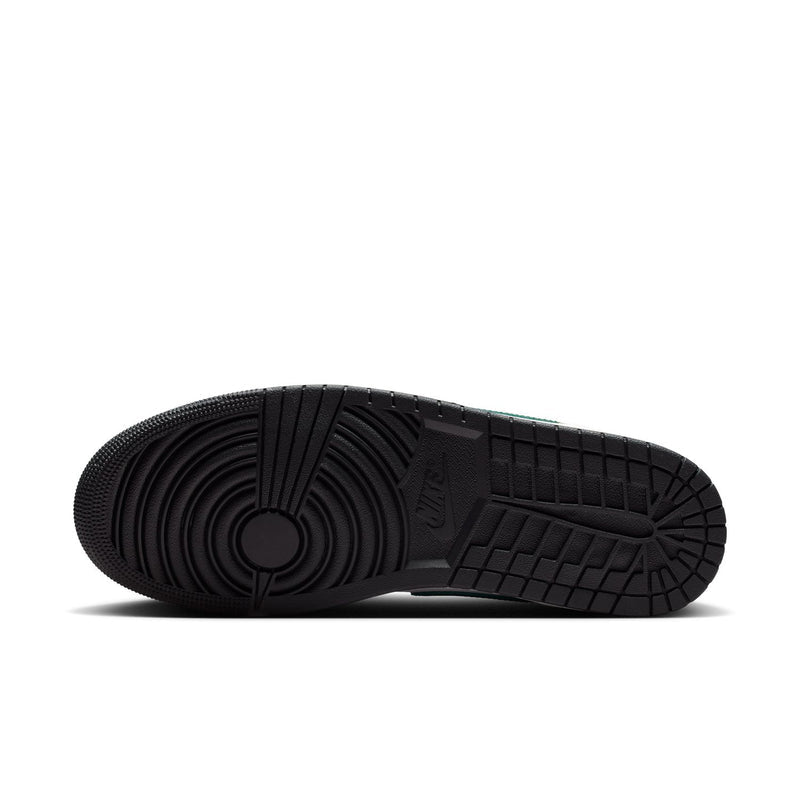 AJ 1 Low men's sneakers, black rubber outsole with textured traction tread