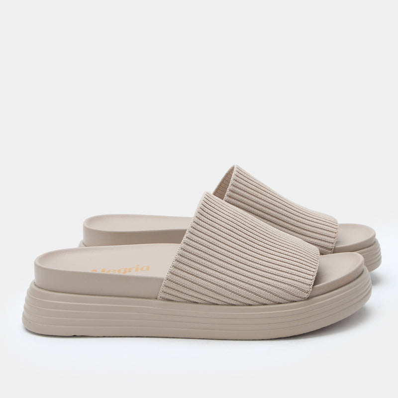 Akimi Beachy Keen Sandal | Alegria Shoes