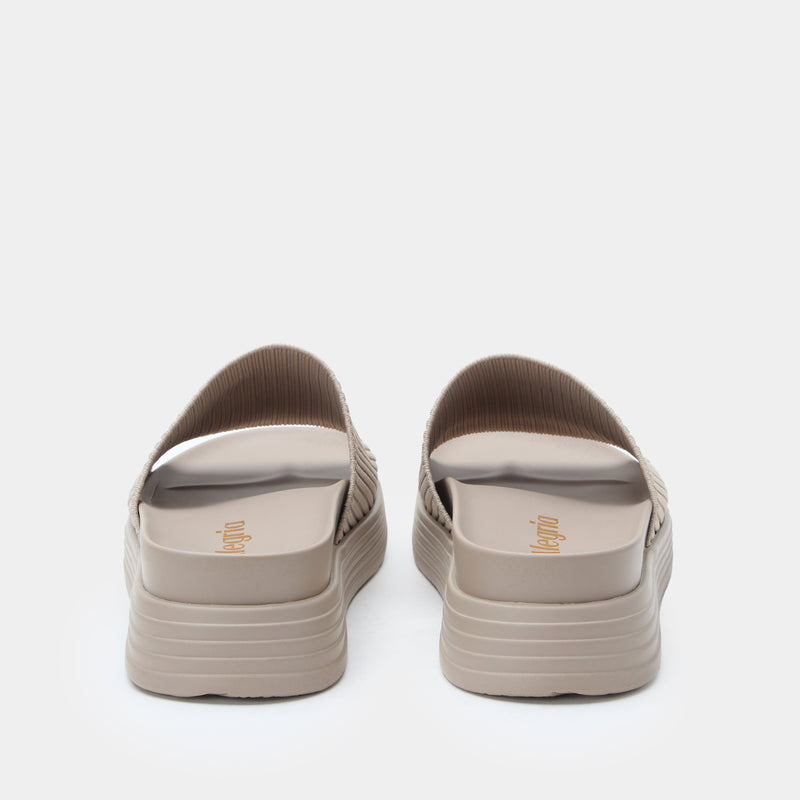 Akimi Beachy Keen Sandal | Alegria Shoes