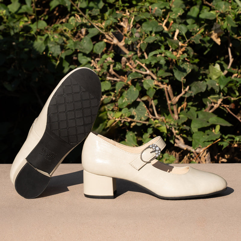 Ameliah Ivory Shoe | Alegria Shoes