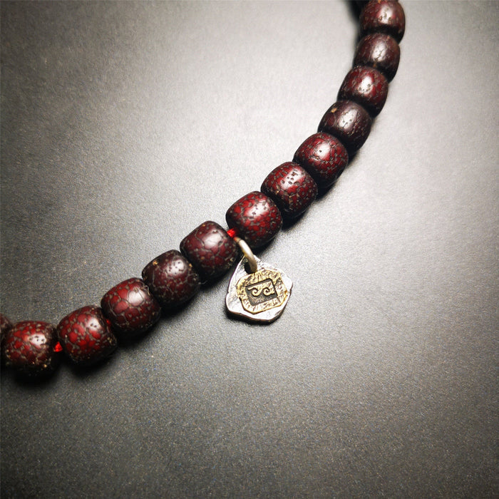 Amulet,Pendant for Prayer Bead Counter 0.43" - Tibetan Buddhist amulet, front view
