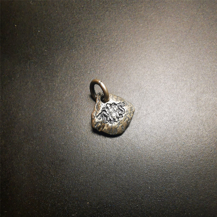 Amulet,Pendant for Prayer Bead Counter 0.43" - Tibetan Buddhist amulet, view 5