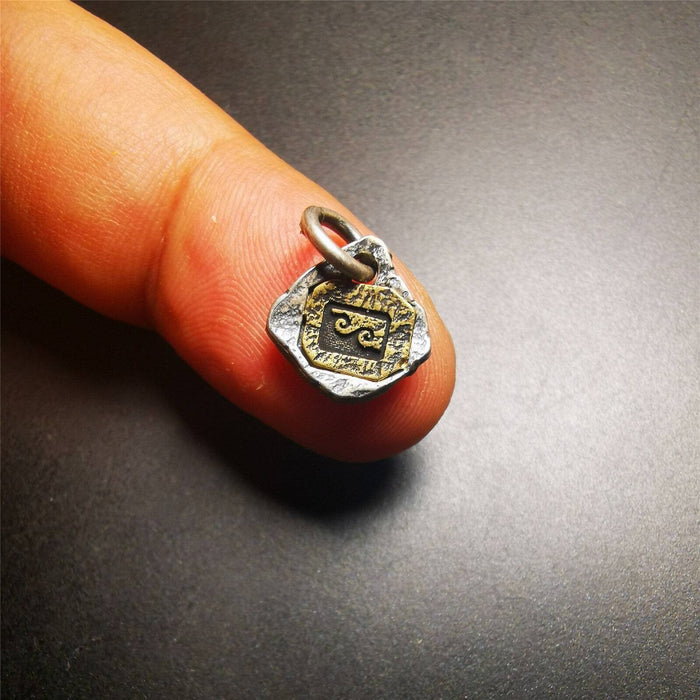 Amulet,Pendant for Prayer Bead Counter 0.43" - Tibetan Buddhist amulet, view 6