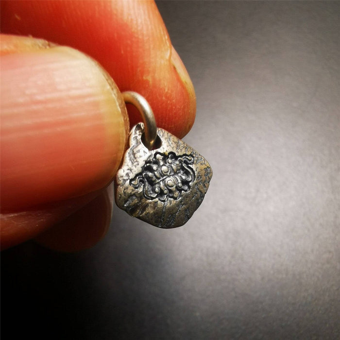 Amulet,Pendant for Prayer Bead Counter 0.43" - Tibetan Buddhist amulet, view 8