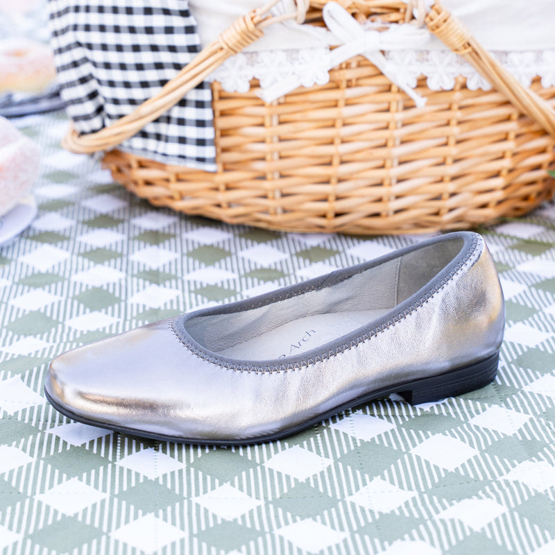 Arielle Pewter Shoe | Alegria Shoes