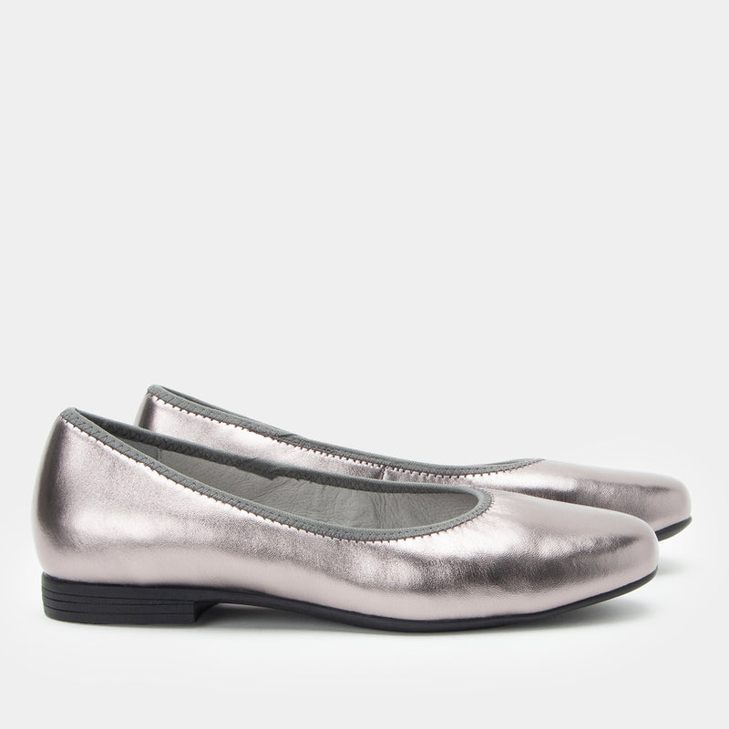 Arielle Pewter Shoe | Alegria Shoes