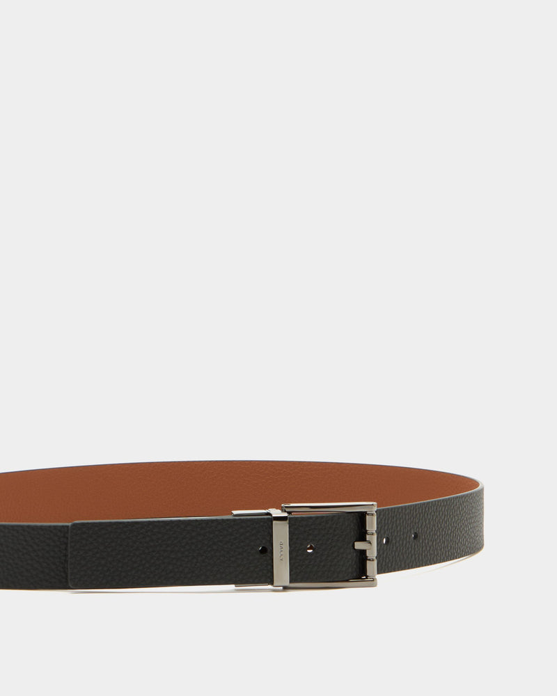 Astory Adjustable And Reversible Belt in Black and Amber Brown Leather