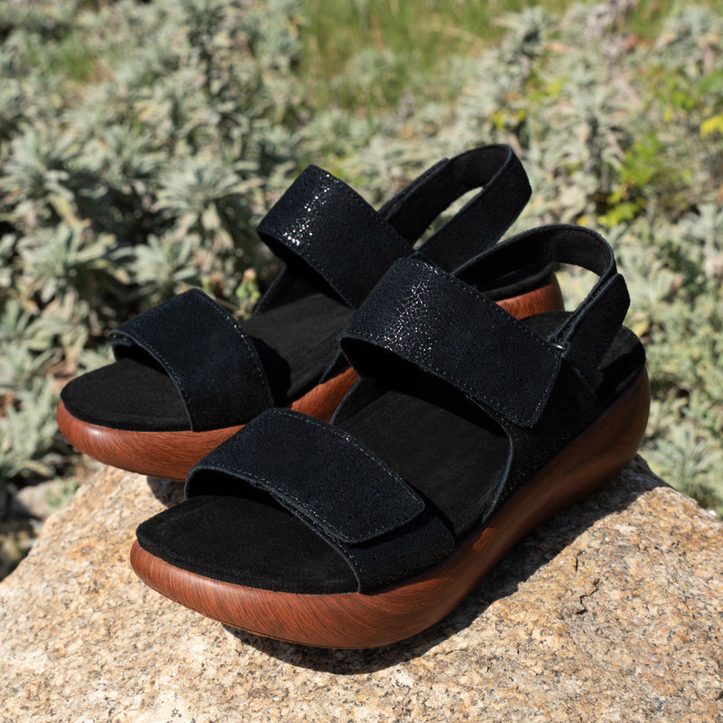 Bailee Crackle Black Sandal | Alegria Shoes