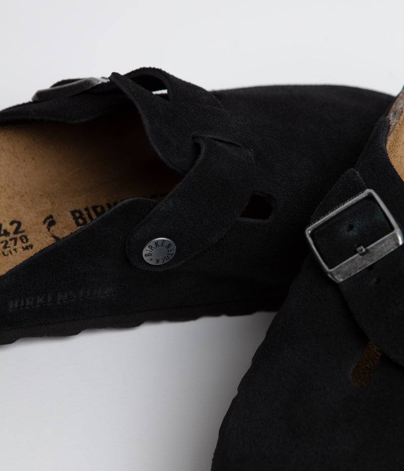 Birkenstock Boston Narrow Clogs in Black