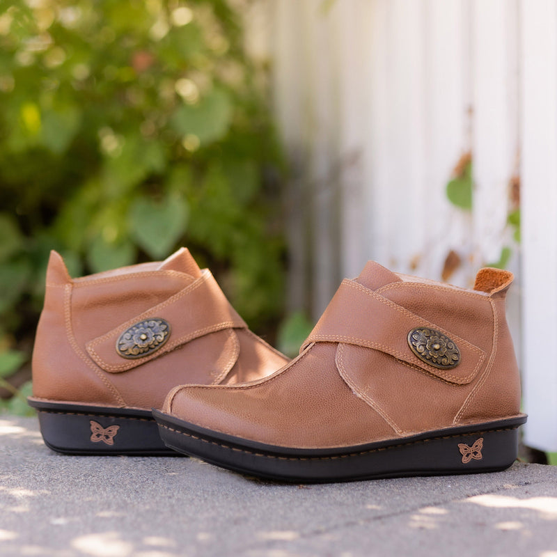 Caiti Maple Boot | Alegria Shoes