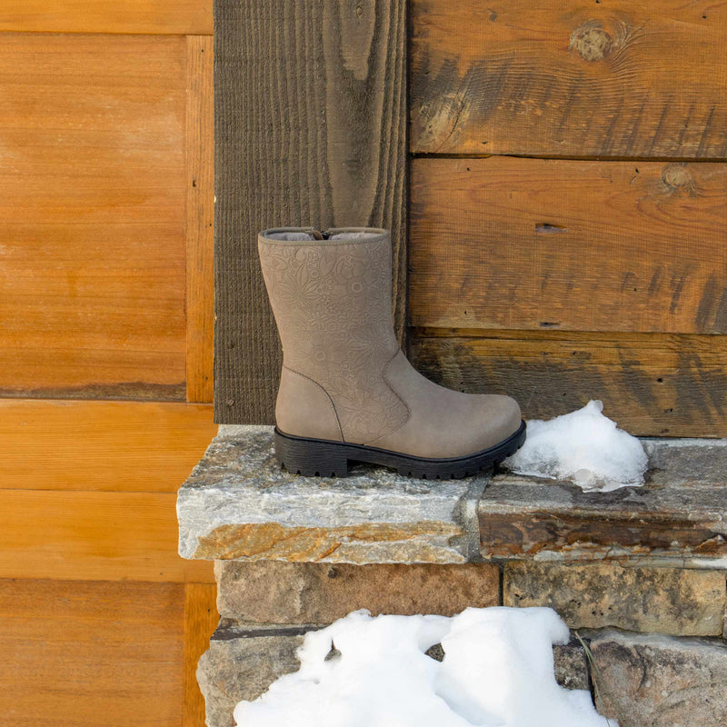 Chalet La Dee Dottie Taupe Boot | Alegria Shoes