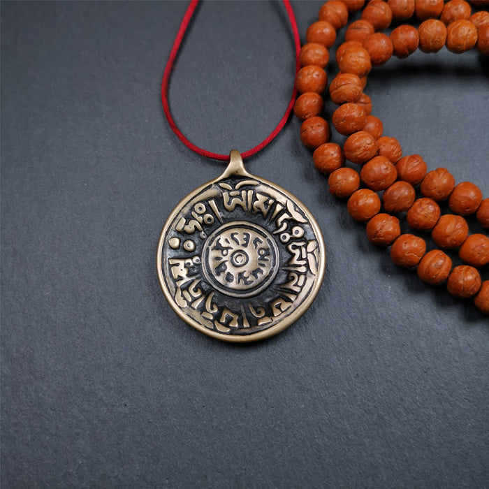 Chenrezig Om Melong Amulet 1.58" - Tibetan Buddhist amulet, detailed view