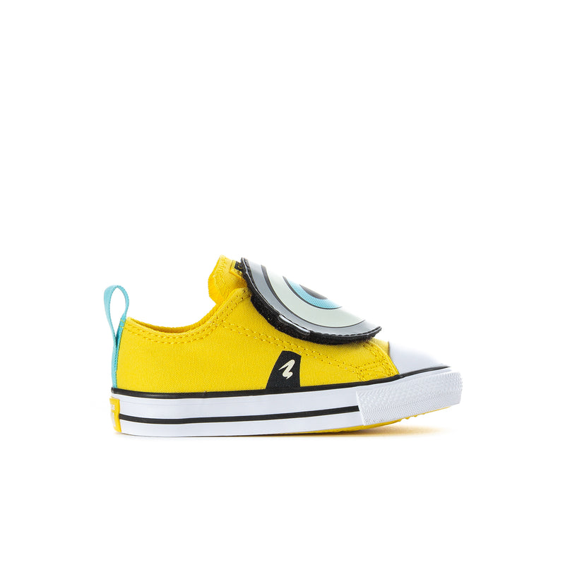 Toddler one-strap sneaker with yellow canvas, Minions-style character strap, white sole