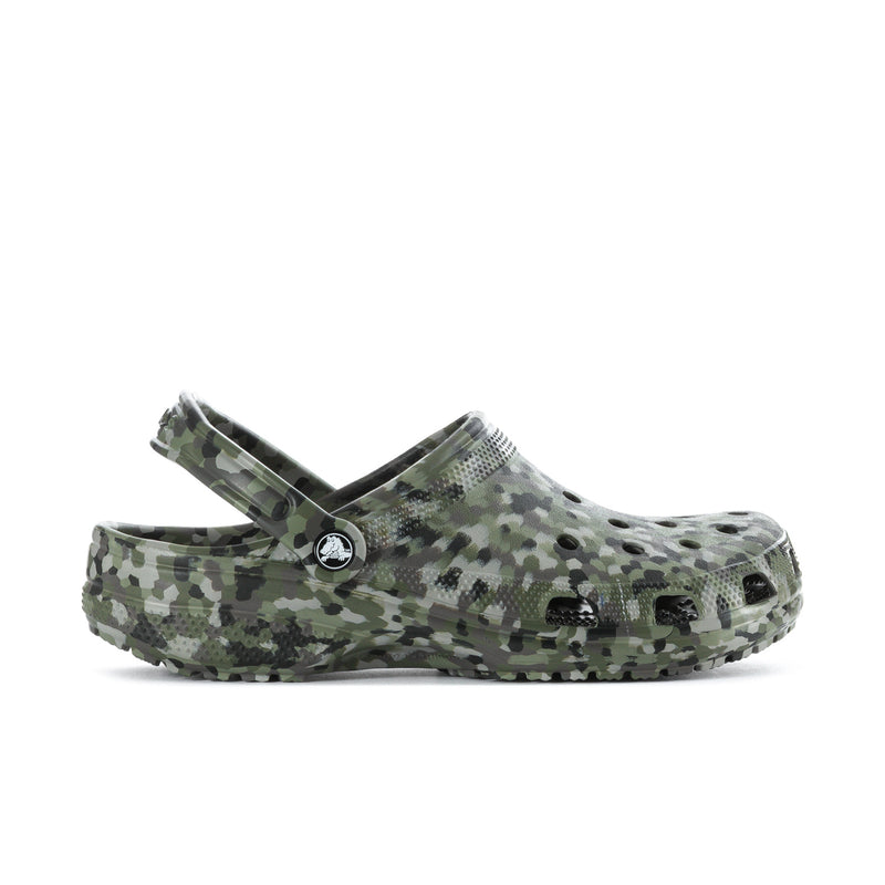 Men's camo clogs with adjustable heel strap and round logo button