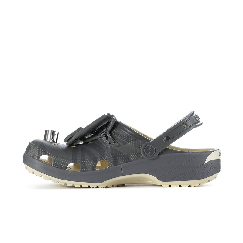 Men's Umbro classic clog in dark slate gray with adjustable strap and treaded sole