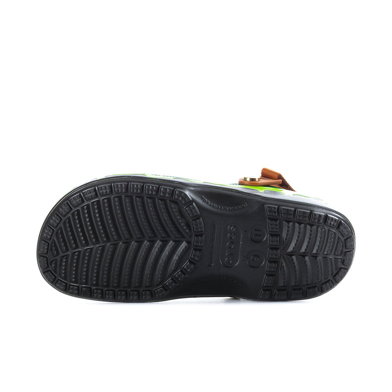 Men's green clog outsole with black textured tread pattern