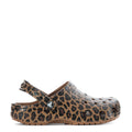 Women's leopard-print clog with adjustable strap and round logo emblem, tan sole