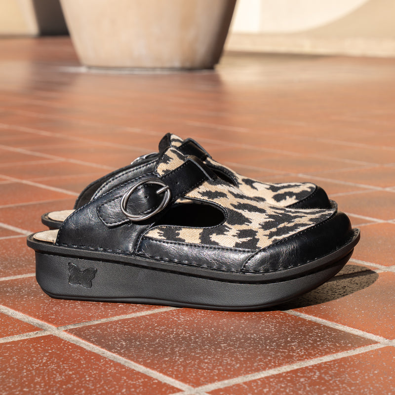 Classic Natural Instinct Shoe