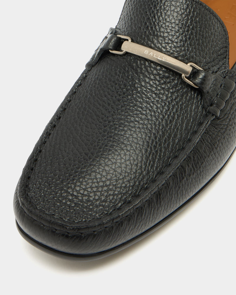 Clay Driver in Black Grained Leather