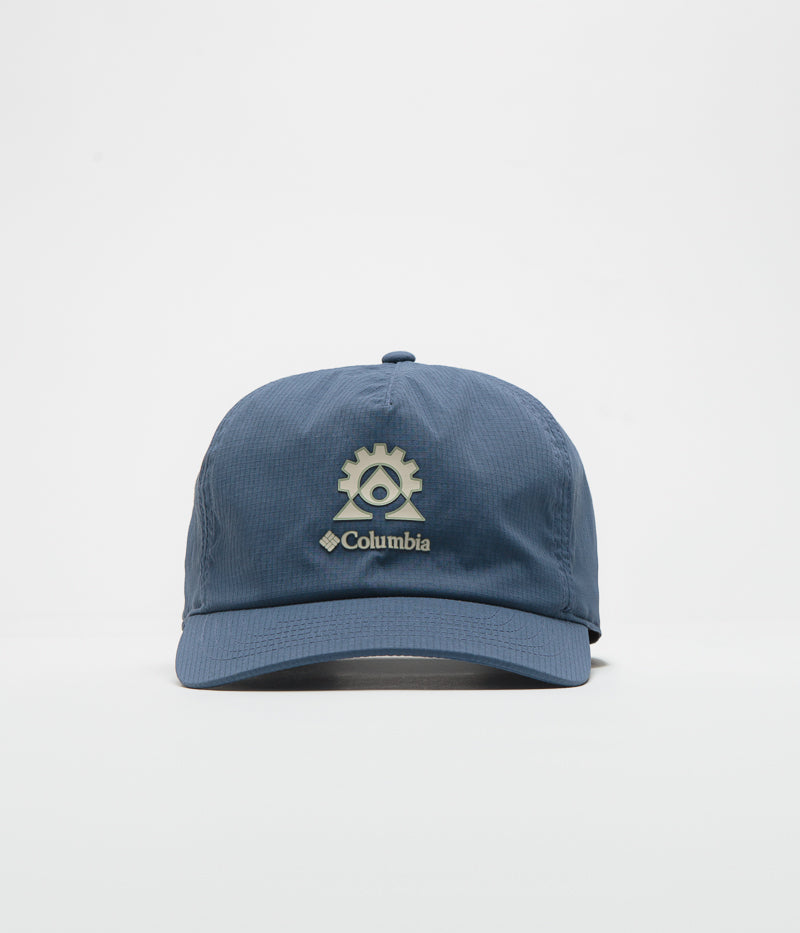 Columbia Alta Crest 3D Stretch Cap in Dark Mountain and Landroamer Icon
