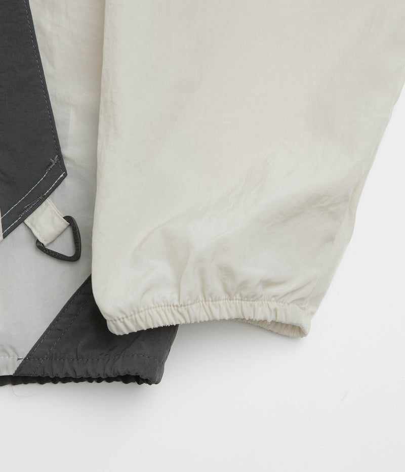 Columbia Challenger II Windbreaker Jacket in Dark Stone and Shark / Ancient Fossil