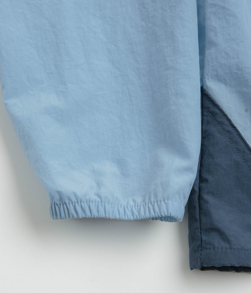 Columbia Challenger Windbreaker Anorak in Ripple Blue and Dark Mountain