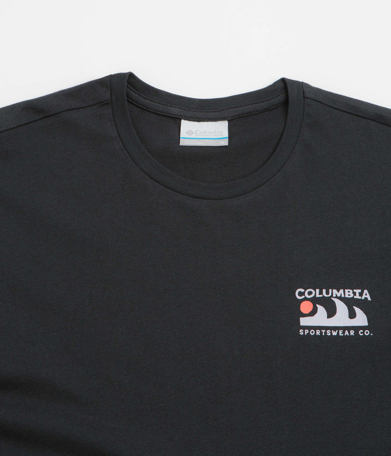 Columbia Explorers Canyon Back T-Shirt in Black and Peaks and Waves