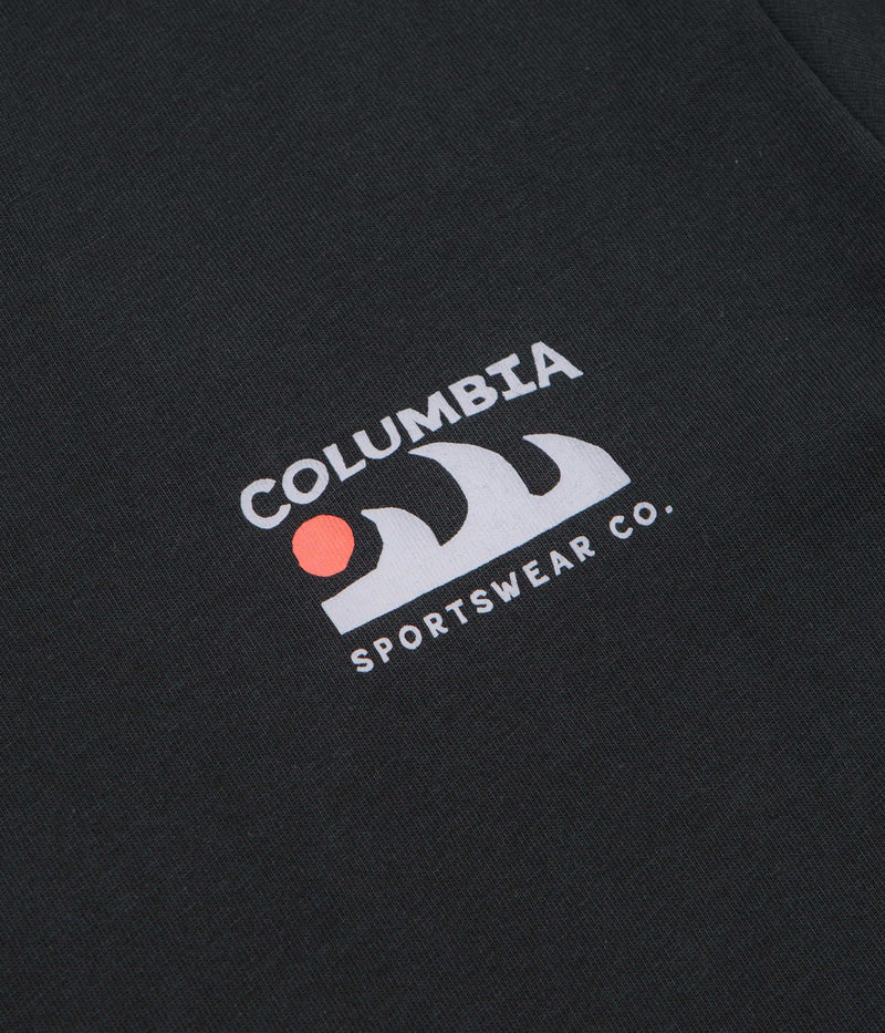 Columbia Explorers Canyon Back T-Shirt in Black and Peaks and Waves