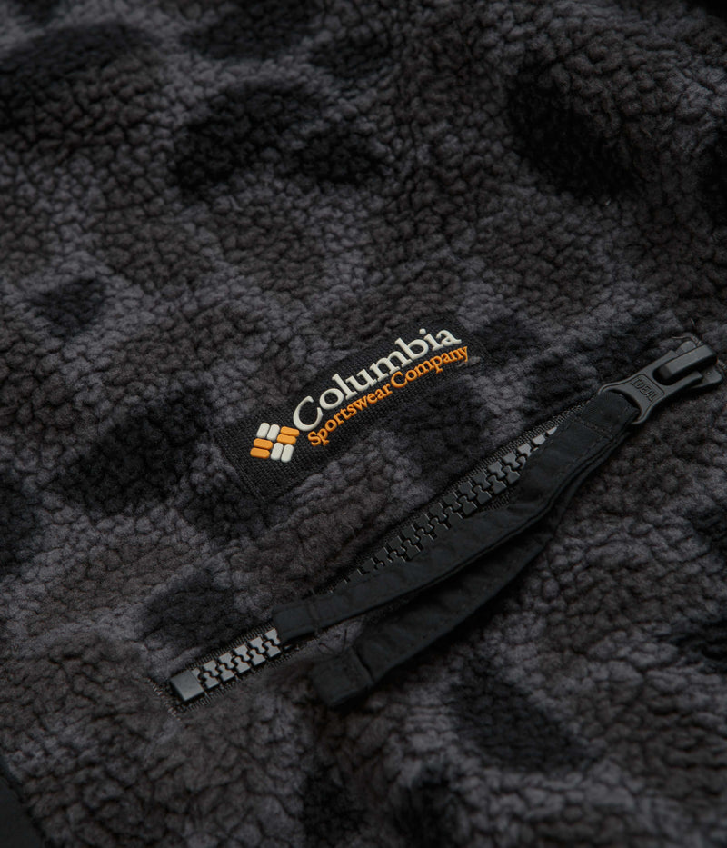 Columbia Helvetia II Printed Half Snap Fleece in Black Retroscape