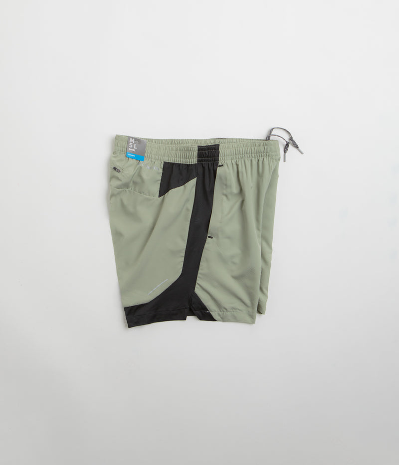 Columbia Three Pitch 5" Shorts in Safari and Black