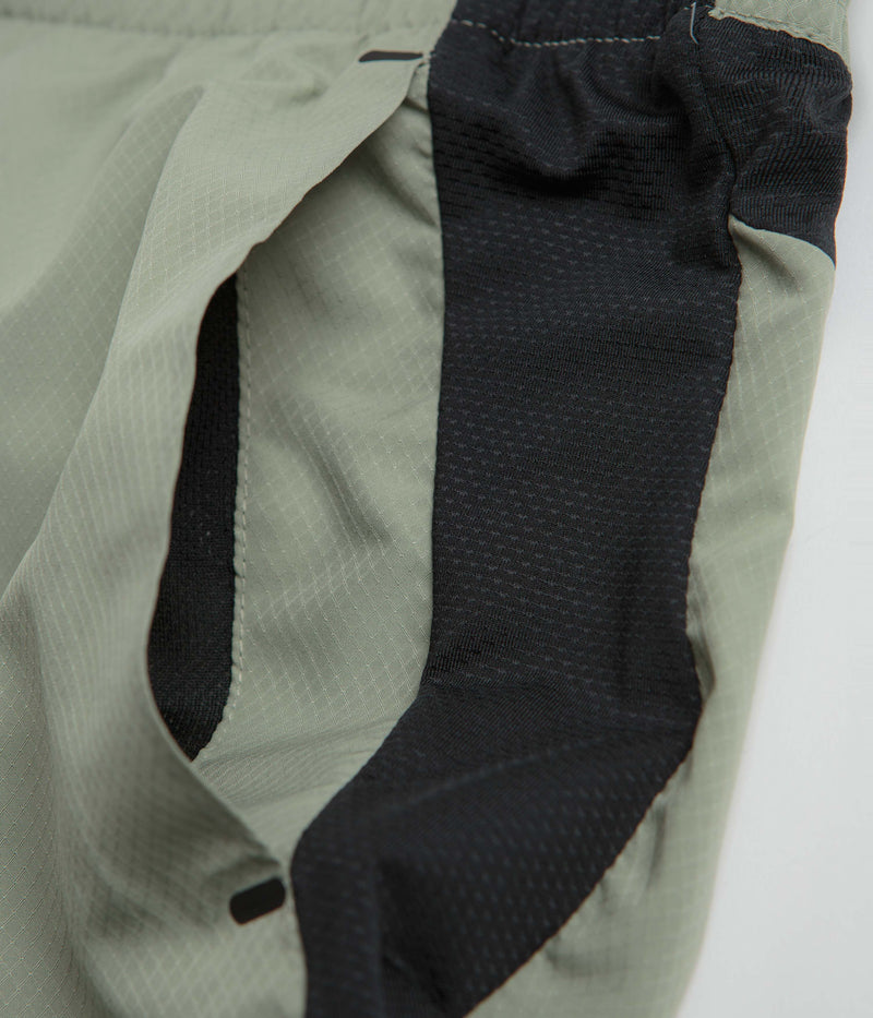 Columbia Three Pitch 5" Shorts in Safari and Black