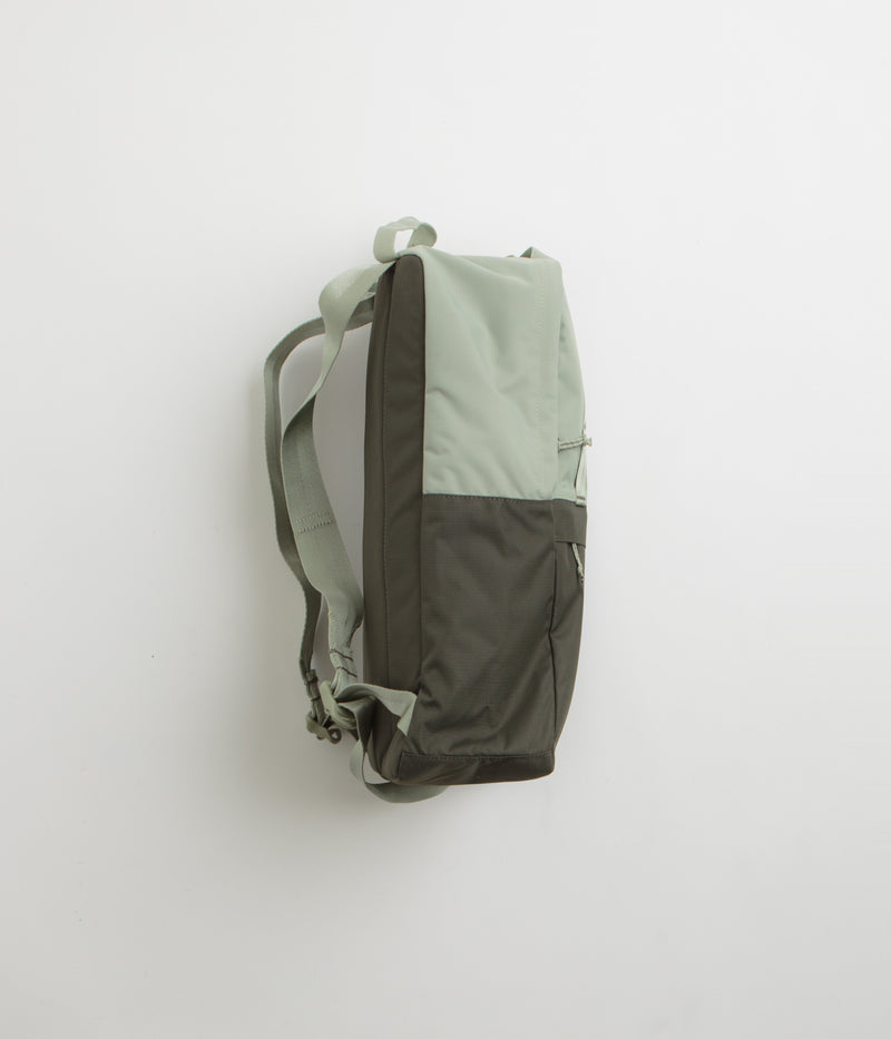Columbia Trail Traveler 18L Backpack in Safari and Greenscape