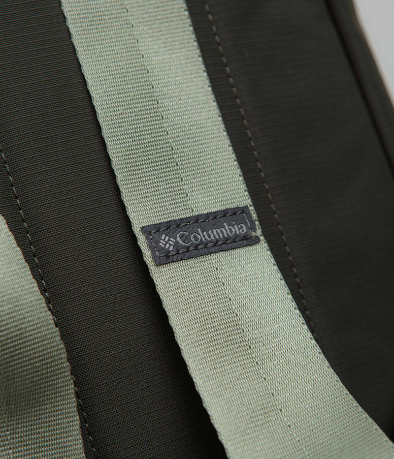 Columbia Trail Traveler 18L Backpack in Safari and Greenscape