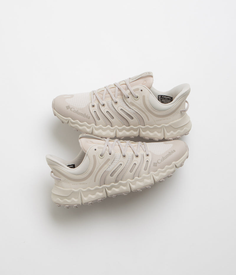 Columbia Voyager FLX PCT Shoes in Cloud Grey and Soft Taupe