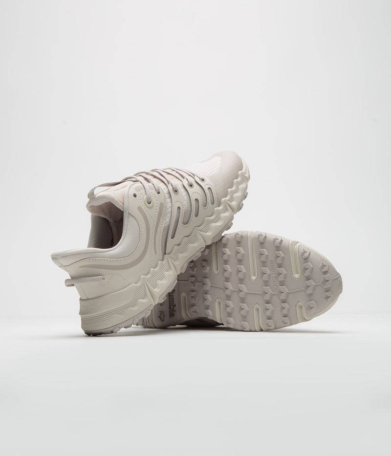 Columbia Voyager FLX PCT Shoes in Cloud Grey and Soft Taupe
