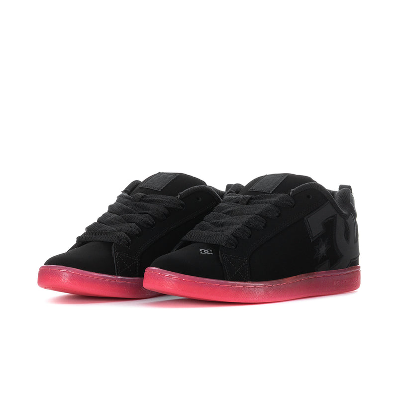 Women’s black low-top sneakers, pair view, pink translucent rubber sole