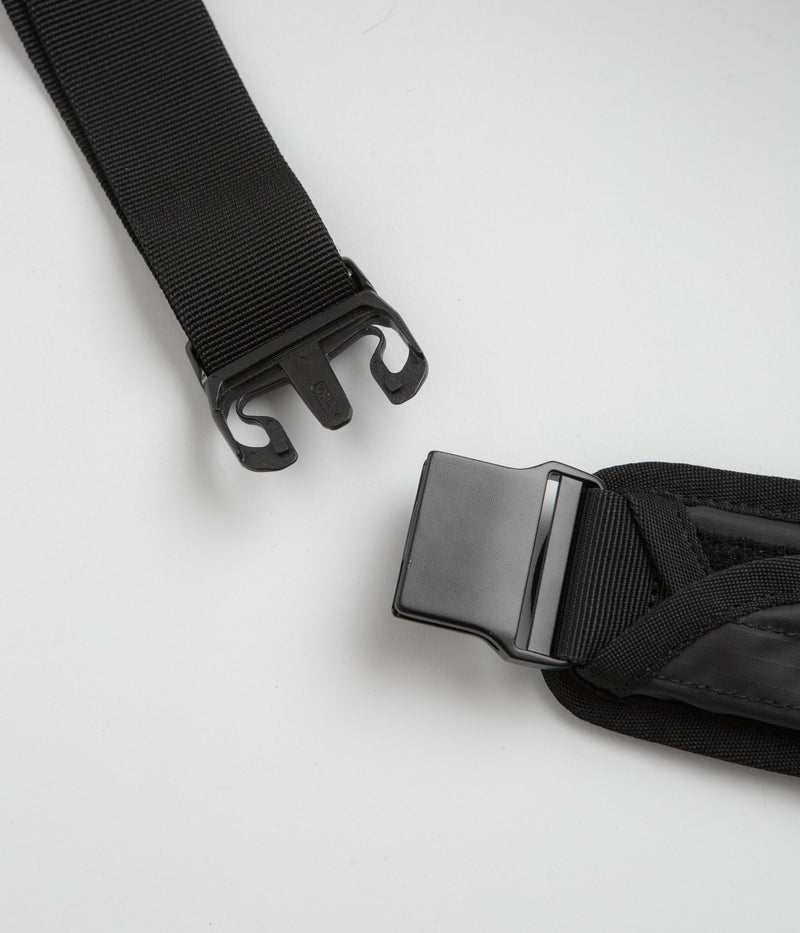 D_b_ Ramverk 20L Pro Sling Bag in Black Out