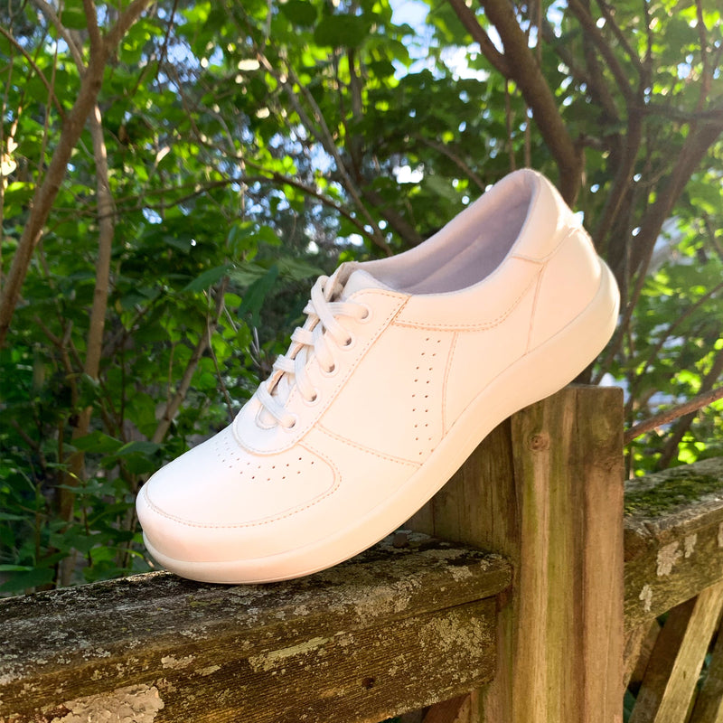 Daphne White Softie Shoe | Alegria Shoes