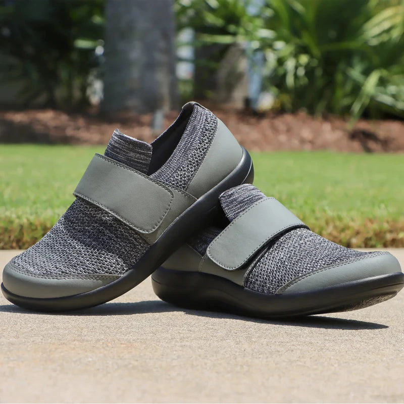 Dasher Charcoal Shoe | Alegria Shoes