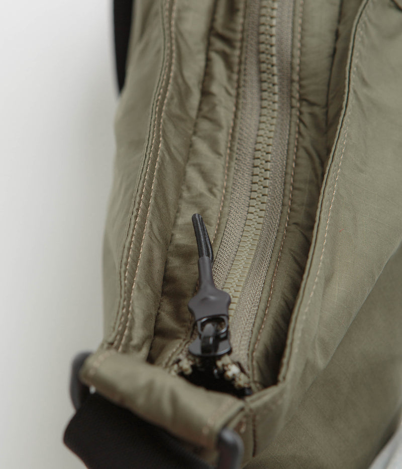Dickies Unionville Crossbody Bag in Military Green