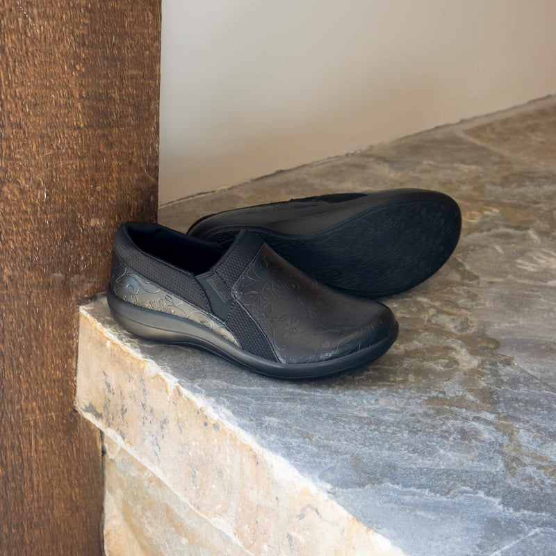 Duette Embloom Black Shoe | Alegria Shoes