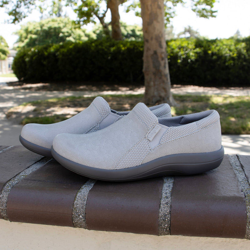 Duette Swirl Wind Smoke Shoe | Alegria Shoes