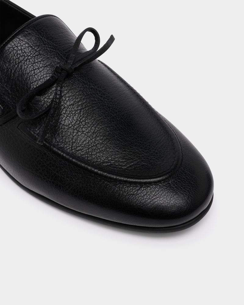 Eclat Loafer in Black Grained Leather