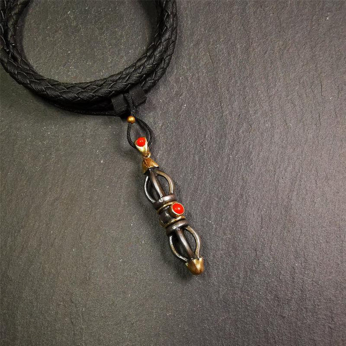Five-pronged Vajra Necklace 1.77" - Tibetan Buddhist bead necklace, close-up detail