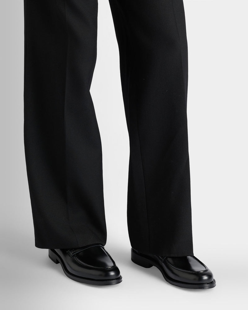 Flair Loafer in Black Brushed Leather