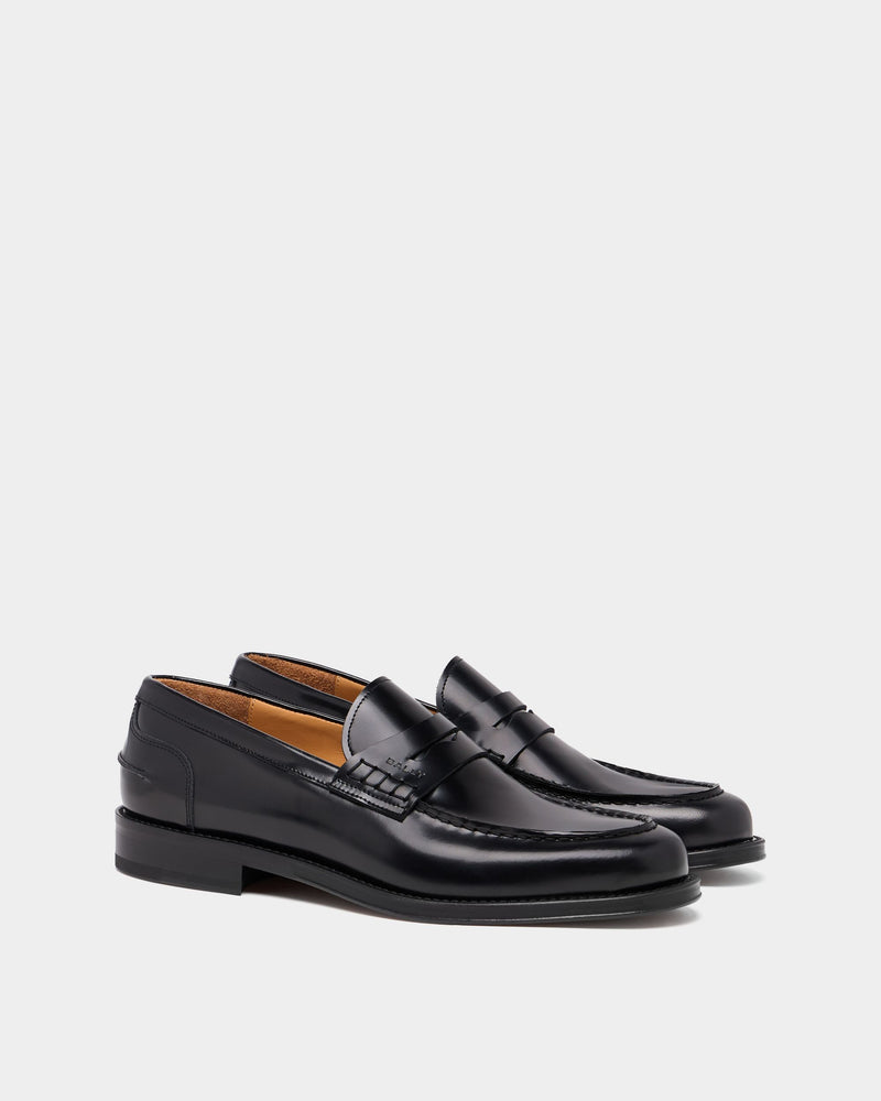 Flair Loafer in Black Brushed Leather